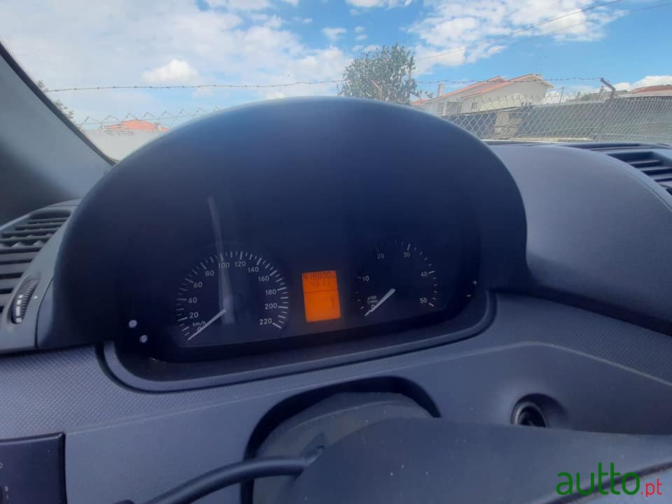 2001' Mercedes-Benz Sprinter photo #3