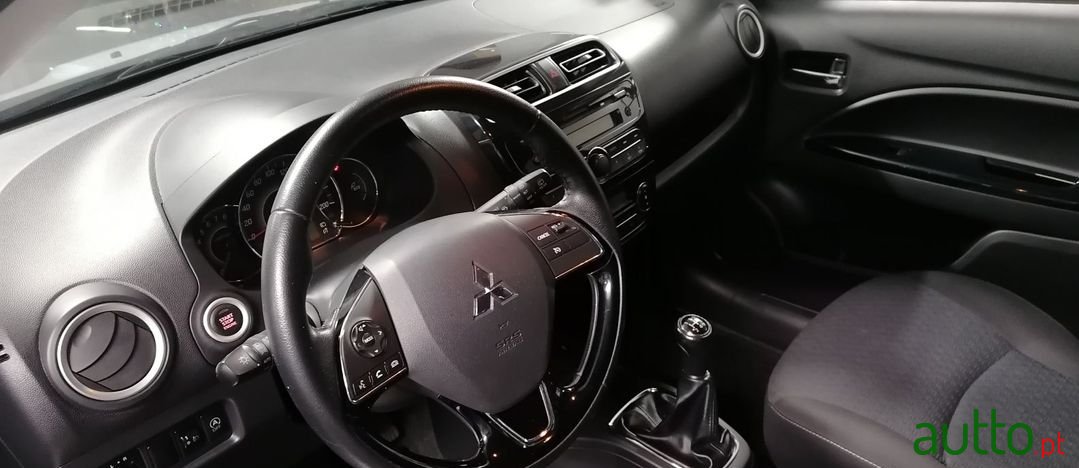 2019' Mitsubishi Space Star photo #6