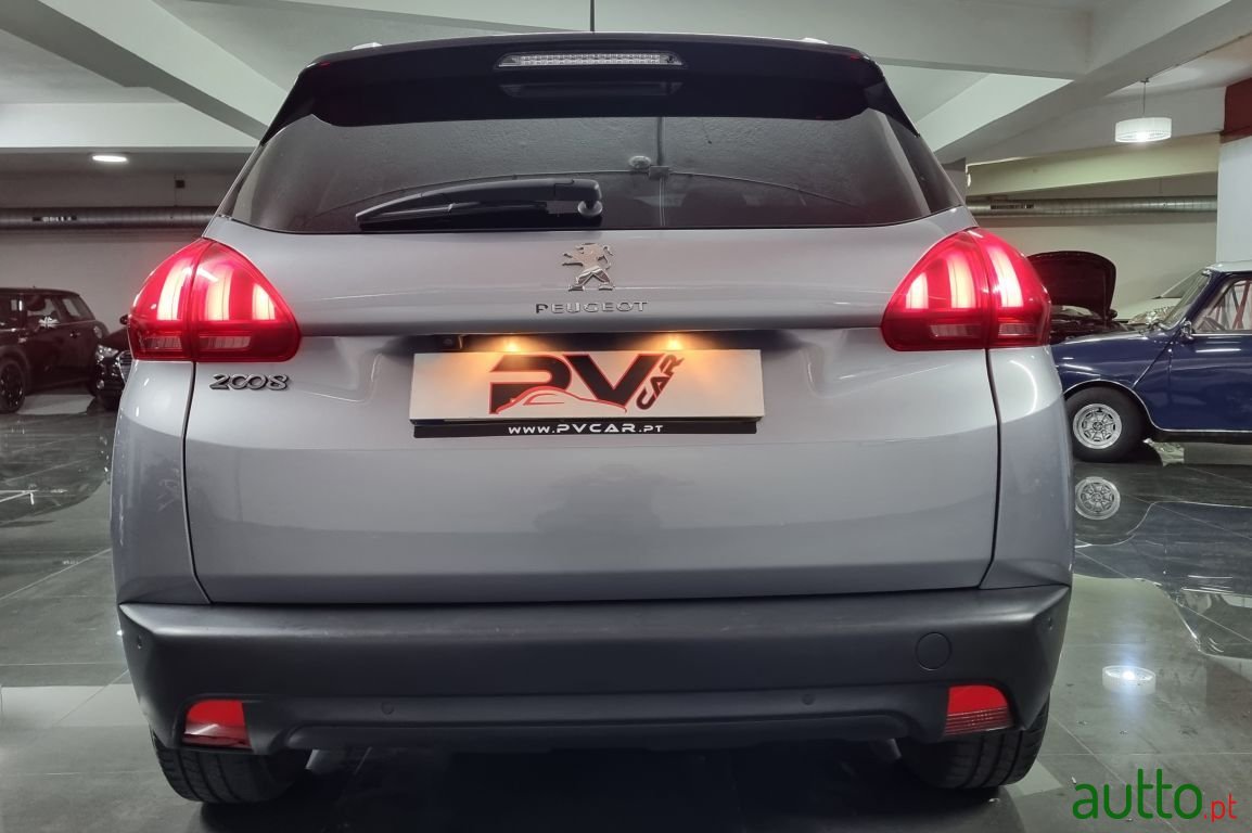 2018' Peugeot 2008 photo #3