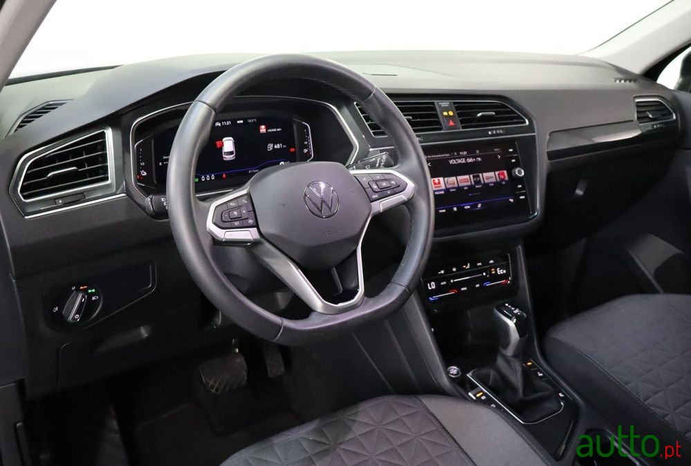 2023' Volkswagen Tiguan photo #6