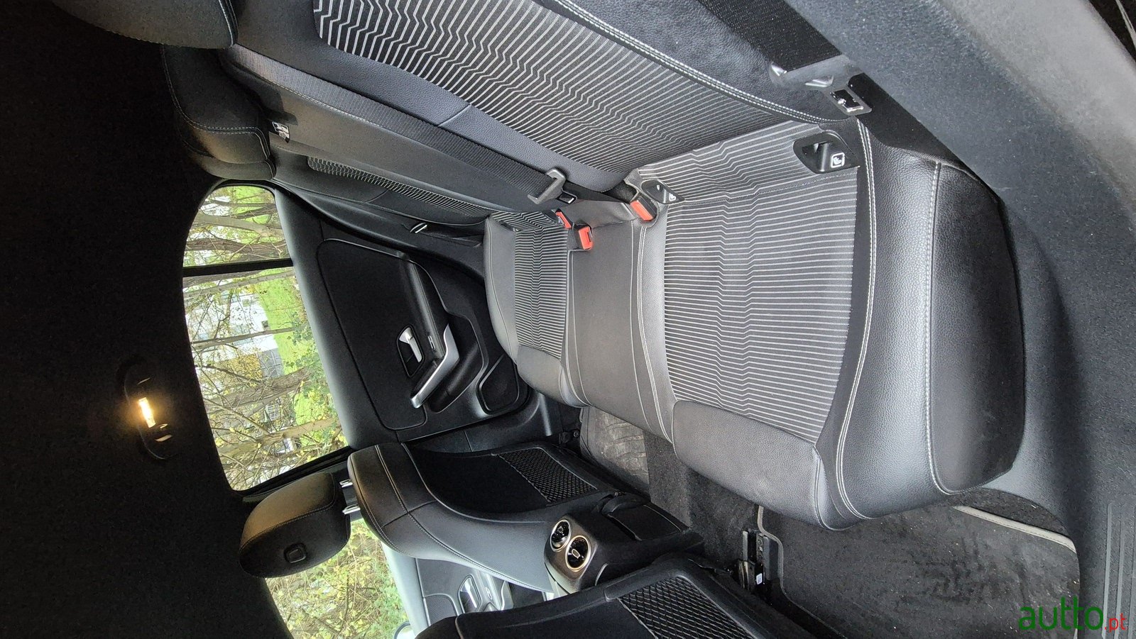 2018' Mercedes-Benz A 180 photo #3