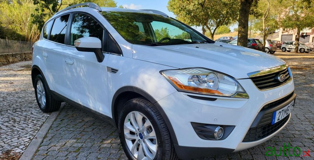 2011' Ford Kuga photo #3