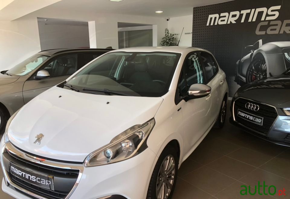 2016' Peugeot 208 photo #1