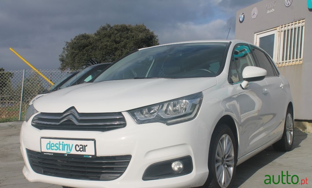2016' Citroen C4 photo #2