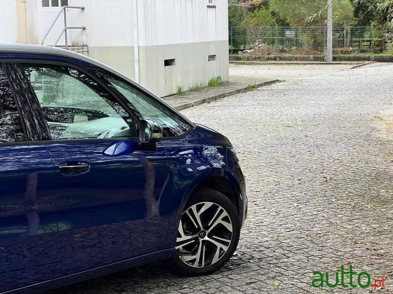 2019' Citroen Grand C4 SpaceTourer photo #6