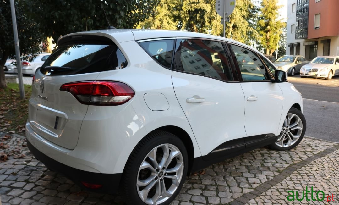 2017' Renault Scenic photo #2
