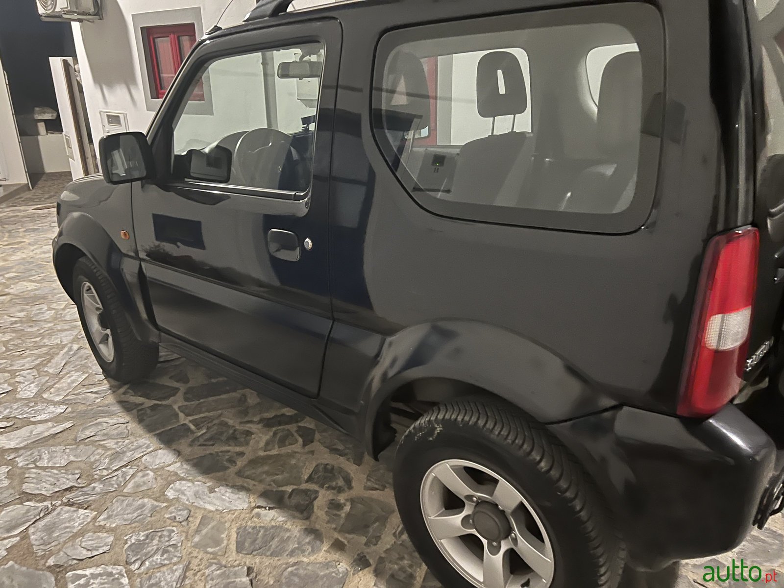 2011' Suzuki Jimny photo #2