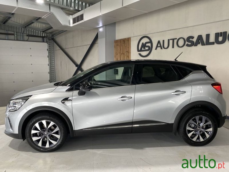 2020' Renault Captur photo #2