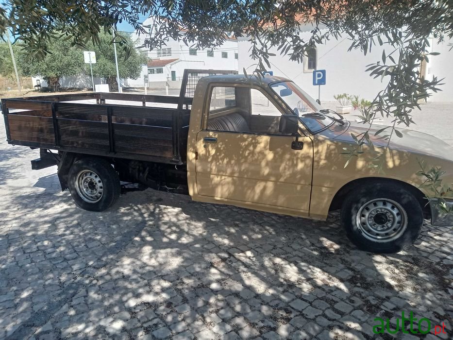 1987' Isuzu D-Max photo #2