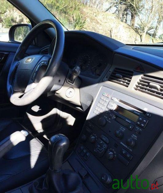 2002' Volvo V70 D5 photo #1