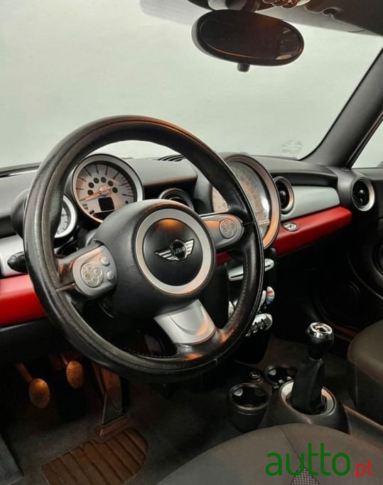 2009' MINI Cabrio photo #3