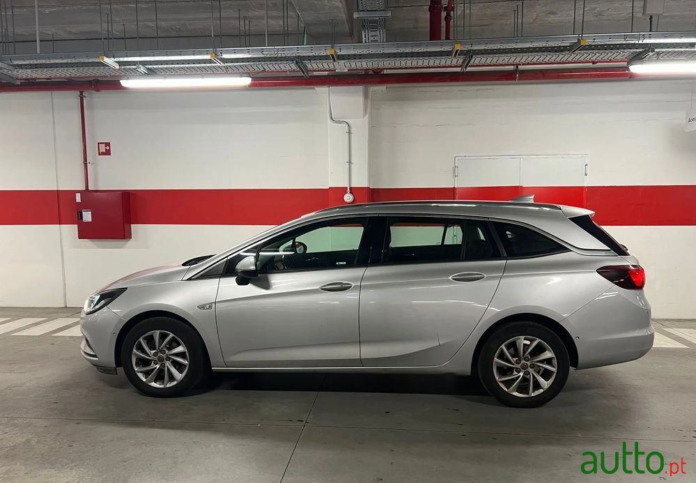2018' Opel Astra Sports Tourer photo #3