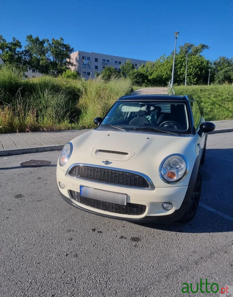 2008' MINI Clubman Cooper Auto photo #3