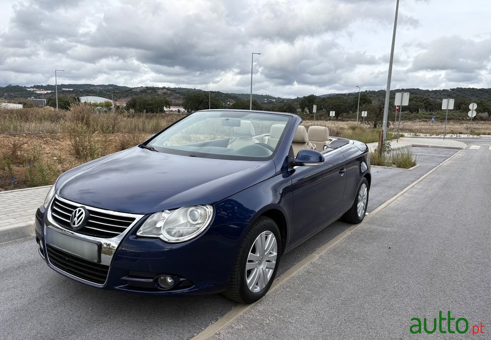 2008' Volkswagen Eos photo #5