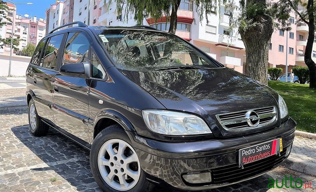 2003' Opel Zafira photo #1