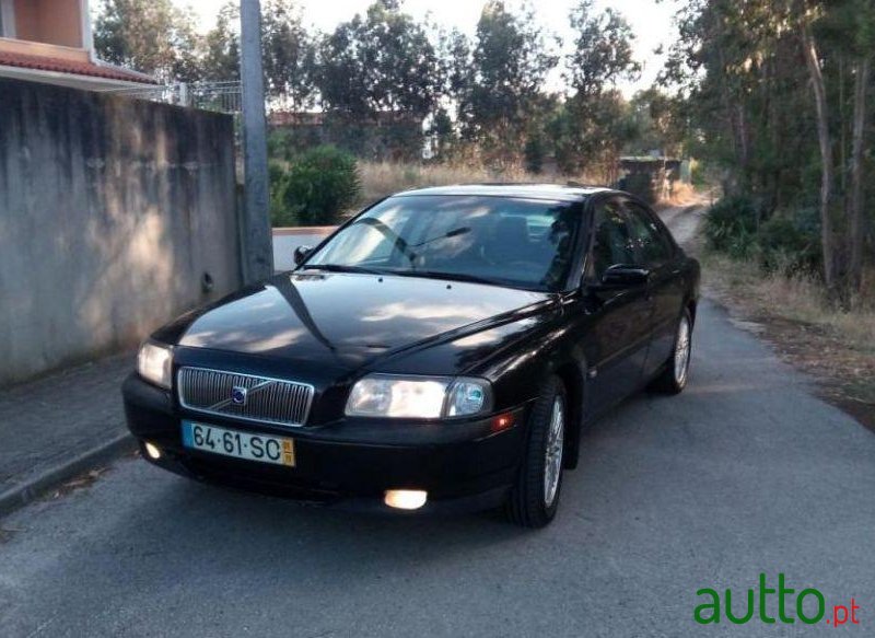 2001' Volvo S80 2.4 D5 Executive 4L photo #2