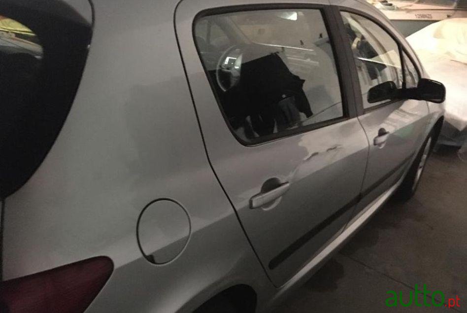 2002' Peugeot 307 2.0 Hdi Cuir photo #1