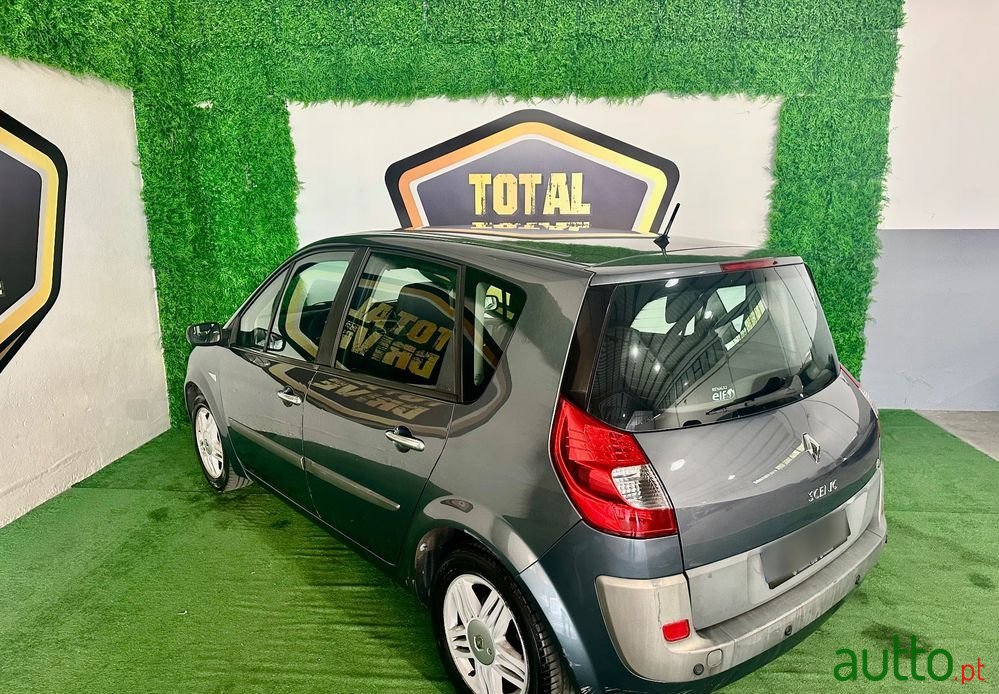 2008' Renault Scenic photo #2