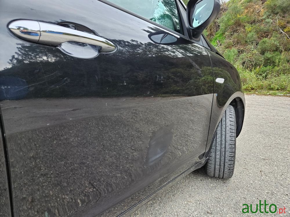 2012' Lancia Y photo #5