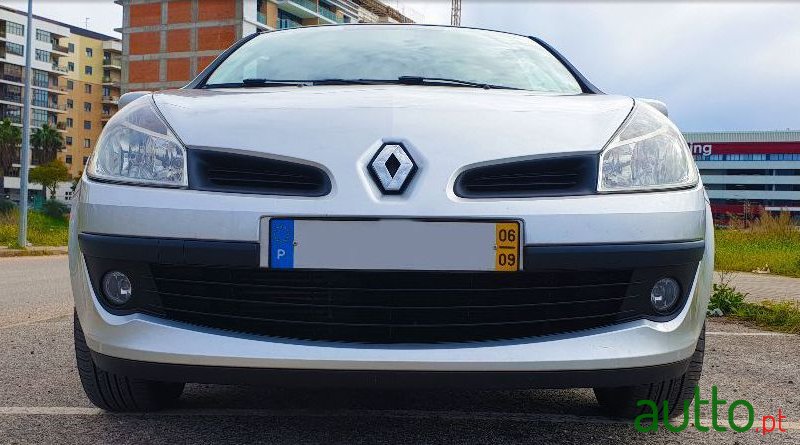 2006' Renault Clio photo #3
