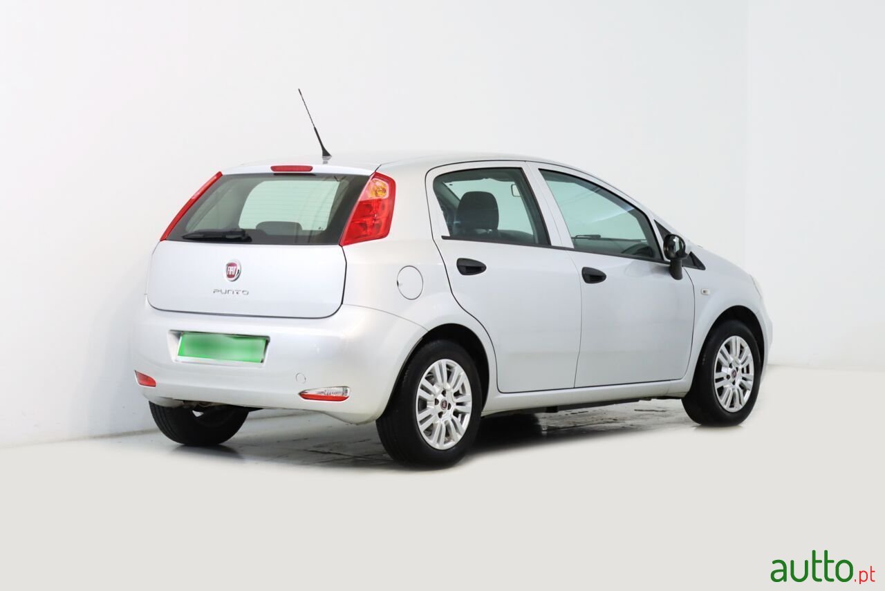 2016' Fiat Punto photo #2