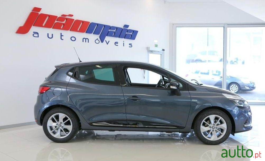 2016' Renault Clio 0.9 Tce Limited photo #2