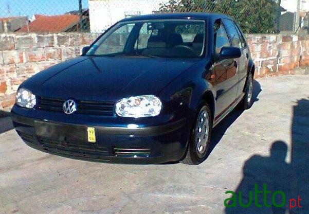 1999' Volkswagen Golf photo #2