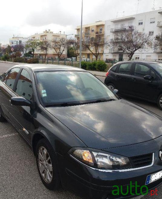 2006' Renault Laguna Ii photo #2