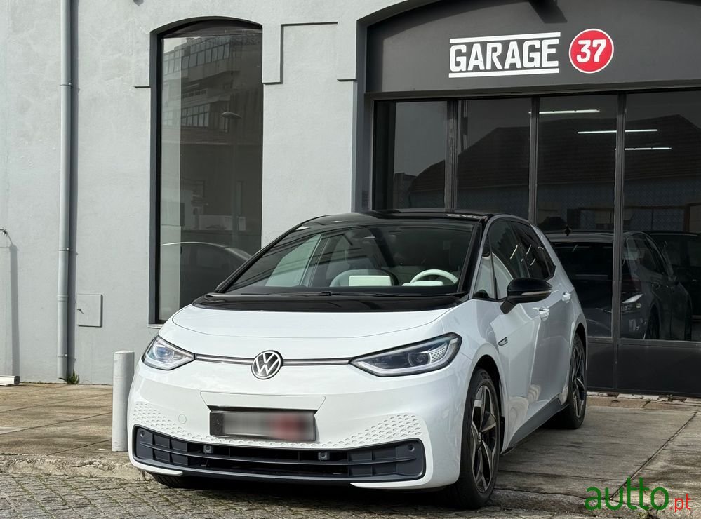 2020' Volkswagen ID.3 Pro photo #3