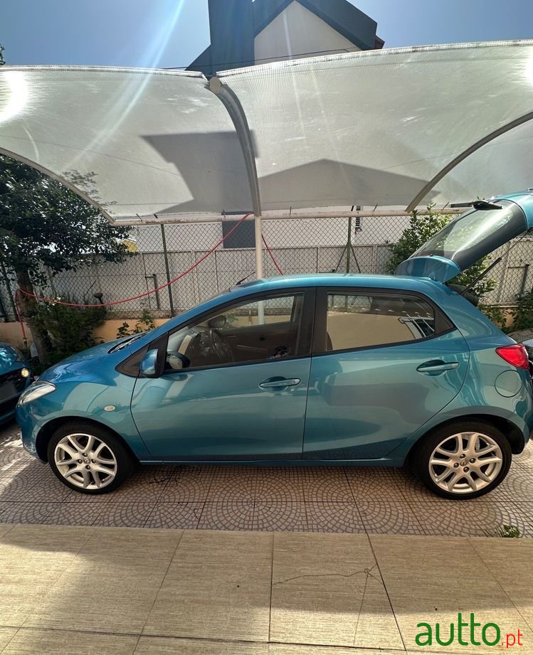 2012' Mazda 2 1.3 Mzr Navi Series photo #2