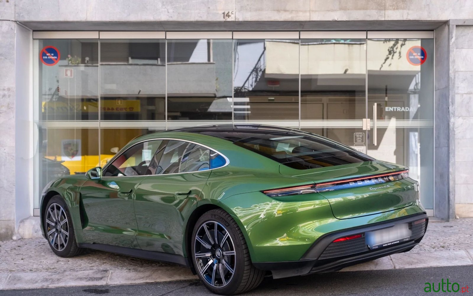 2022' Porsche Taycan 4s photo #4