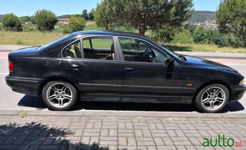 2000' BMW 525 photo #1