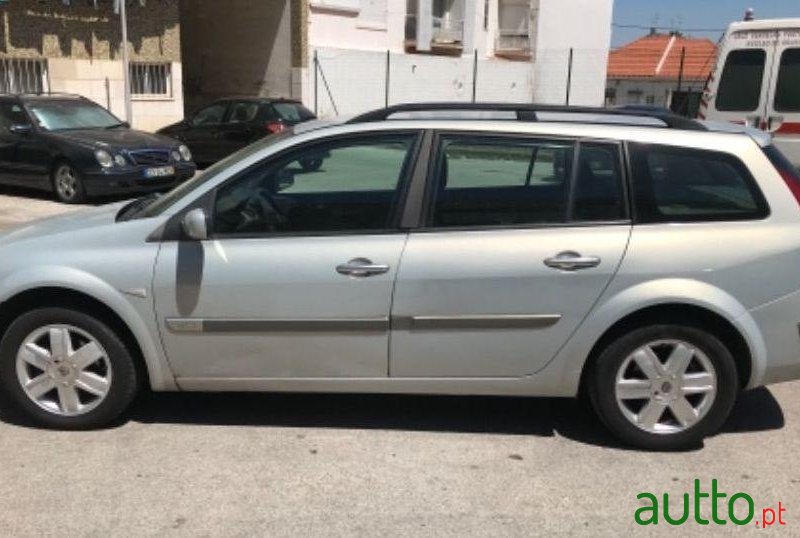 2003' Renault Megane Break photo #2