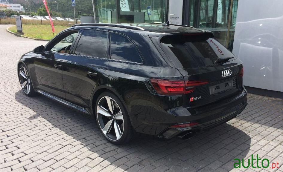 2018' Audi RS4 photo #2