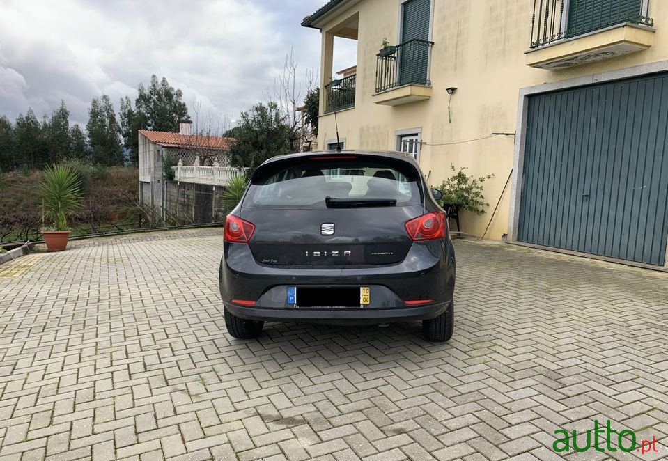 2010' SEAT Ibiza photo #5