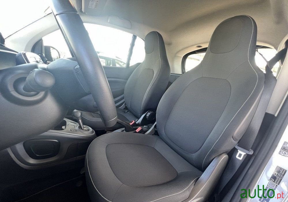 2018' Smart Fortwo Electric Drive Passion photo #3