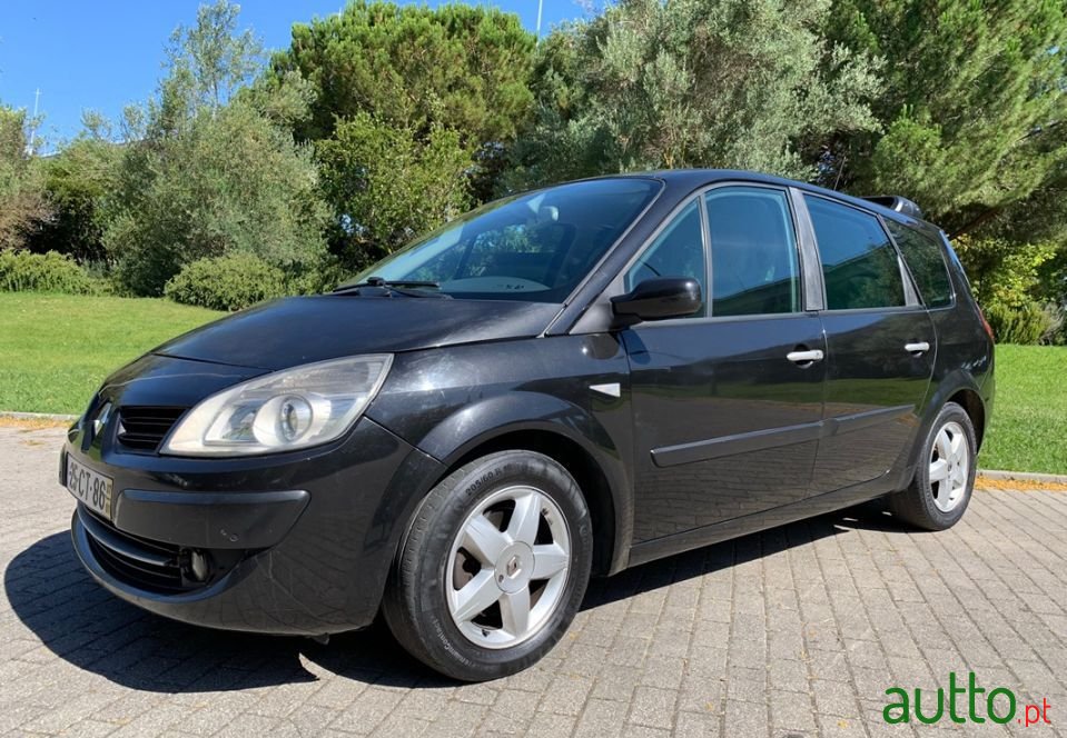 2007' Renault Grand Scenic photo #1