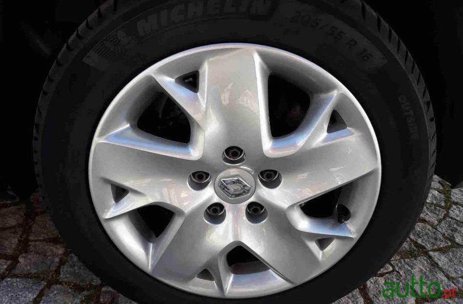 2014' Renault Megane Sport Tourer photo #2