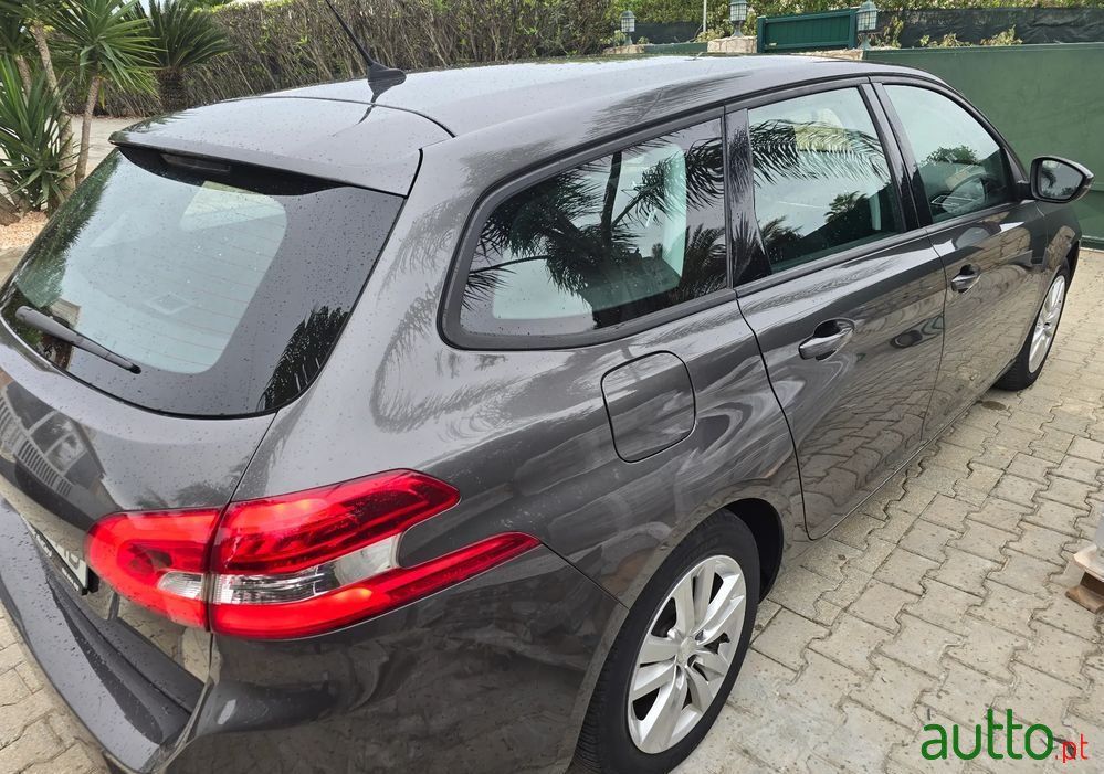 2018' Peugeot 308 Sw photo #5