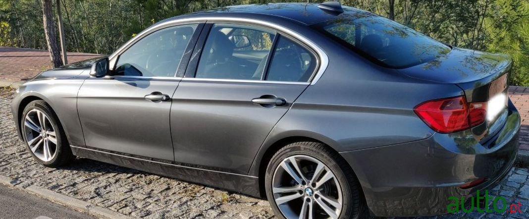 2014' BMW 320 photo #2