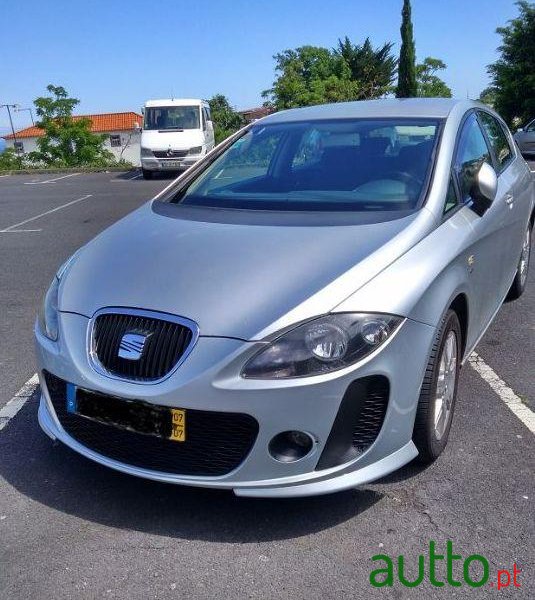 2007' SEAT Leon photo #1