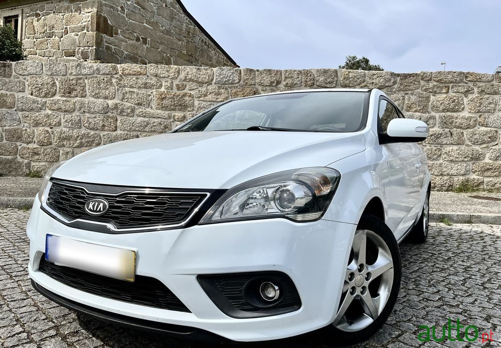 2011' Kia Ceed photo #3