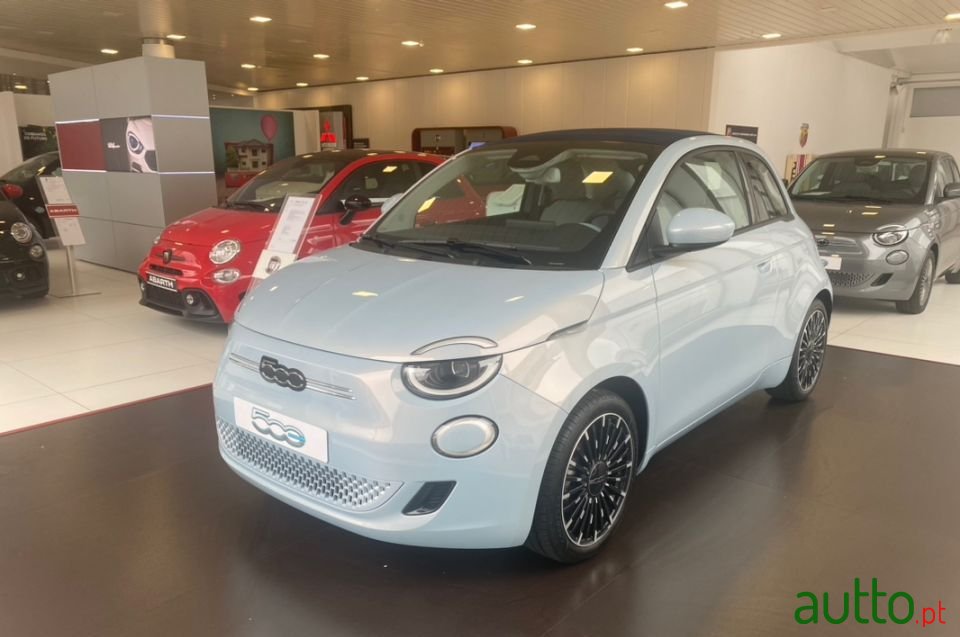 2022' Fiat 500E photo #1