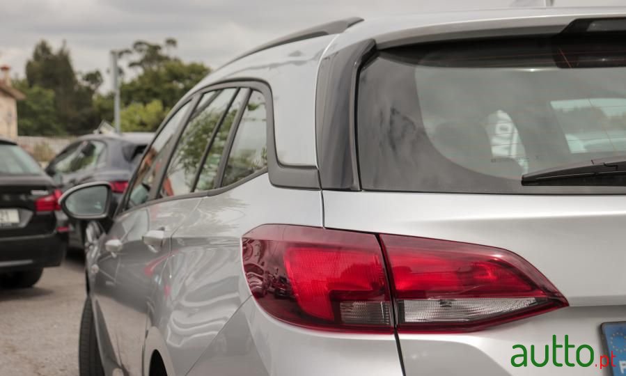 2017' Opel Astra Sports Tourer photo #5