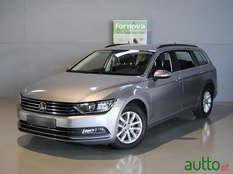 2017' Volkswagen Passat Variant photo #1