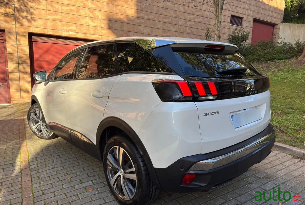 2023' Peugeot 3008 photo #6