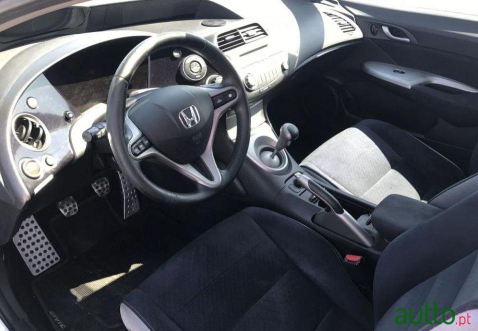 2007' Honda Civic 1.4 Sport photo #2