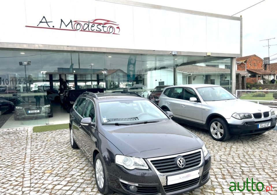 2007' Volkswagen Passat Variant photo #1