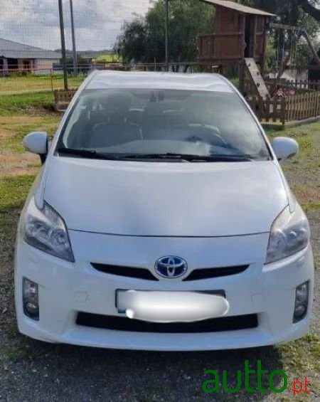 2010' Toyota Prius photo #4