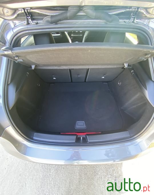 2019' Mercedes-Benz A-180 photo #3